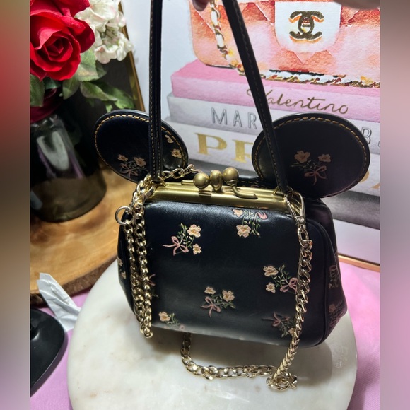 Coach Handbags - Disney X Coach Minnie Mouse Kisslock Bag Floral Black Bag GUC
